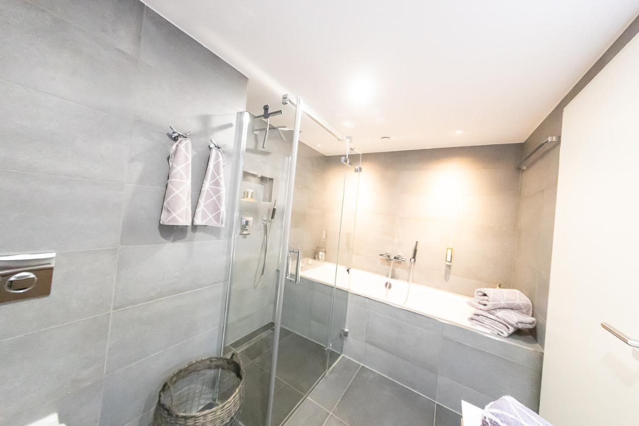 Appartement Vip Deluxe 107Qm Auf Zwei Etagen 1 Dopplezimmer Eg 1 Doppelzimmer Auf Der Galerie Sowie 2 Badezimmer Und Komplette Kueche Mit Mikrowelle Und Backofen Ideal Fuer 1 Bis 6 Gaeste Direkter Blick Auf Garten Und Bergblick Alles Nur Nicht 0815 à Schliersee Extérieur photo