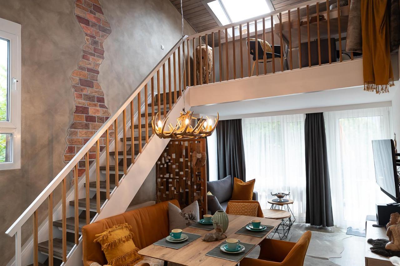 Appartement Vip Deluxe 107Qm Auf Zwei Etagen 1 Dopplezimmer Eg 1 Doppelzimmer Auf Der Galerie Sowie 2 Badezimmer Und Komplette Kueche Mit Mikrowelle Und Backofen Ideal Fuer 1 Bis 6 Gaeste Direkter Blick Auf Garten Und Bergblick Alles Nur Nicht 0815 à Schliersee Extérieur photo